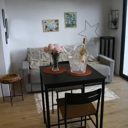 Maison Familiale Vue بيت للعطل *